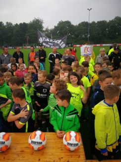 7f0437a1-9db8-440f-a413-76c8759a8951