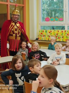 B948F7BB-D0AC-4DCC-B81E-04910B79C3CA