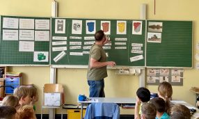 A8AA5683-0674-41AD-A830-96ECB2EF054C_1_201_a